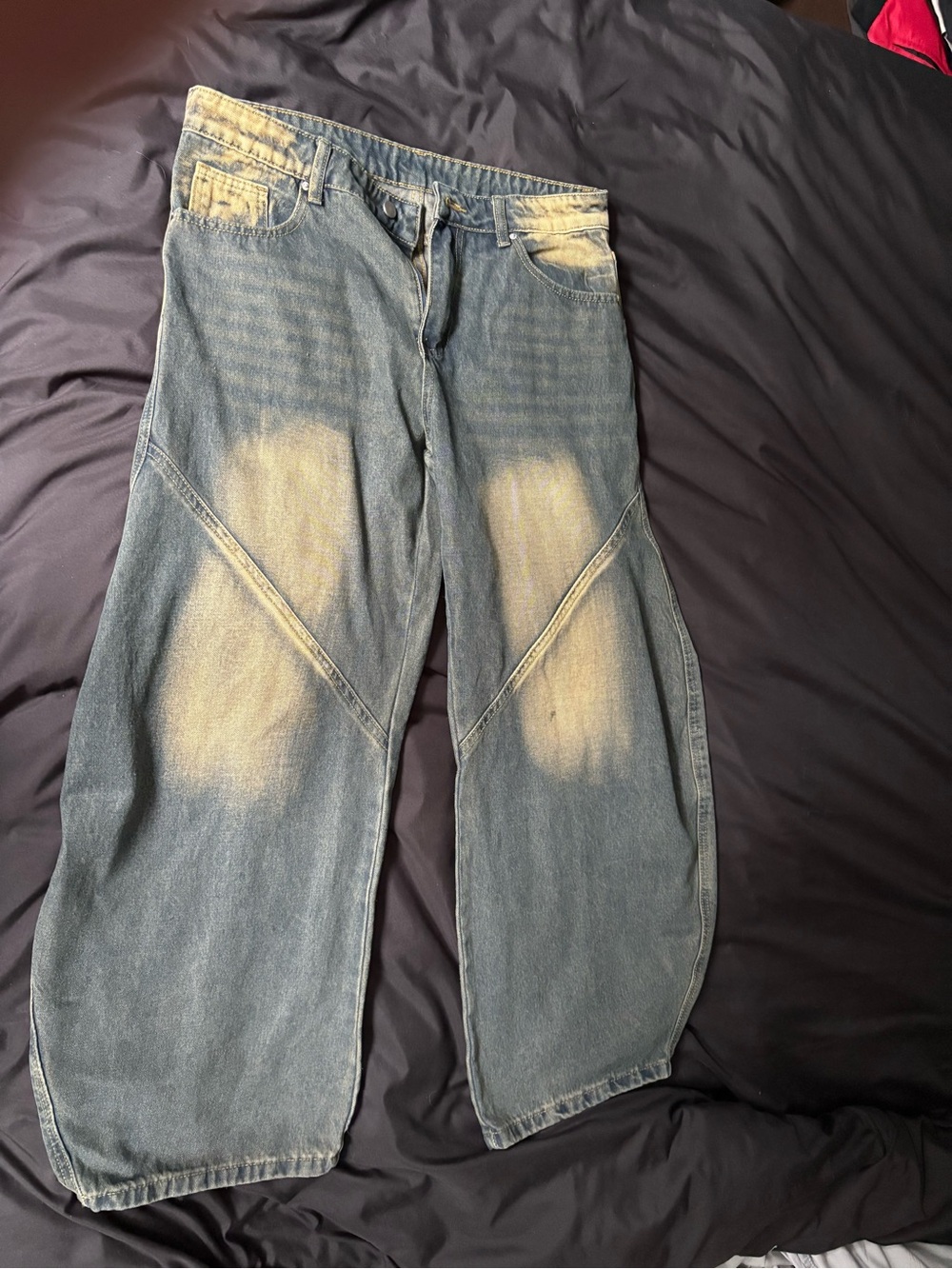 Wide Leg Distressed Blue Jeans with Bleached Knees